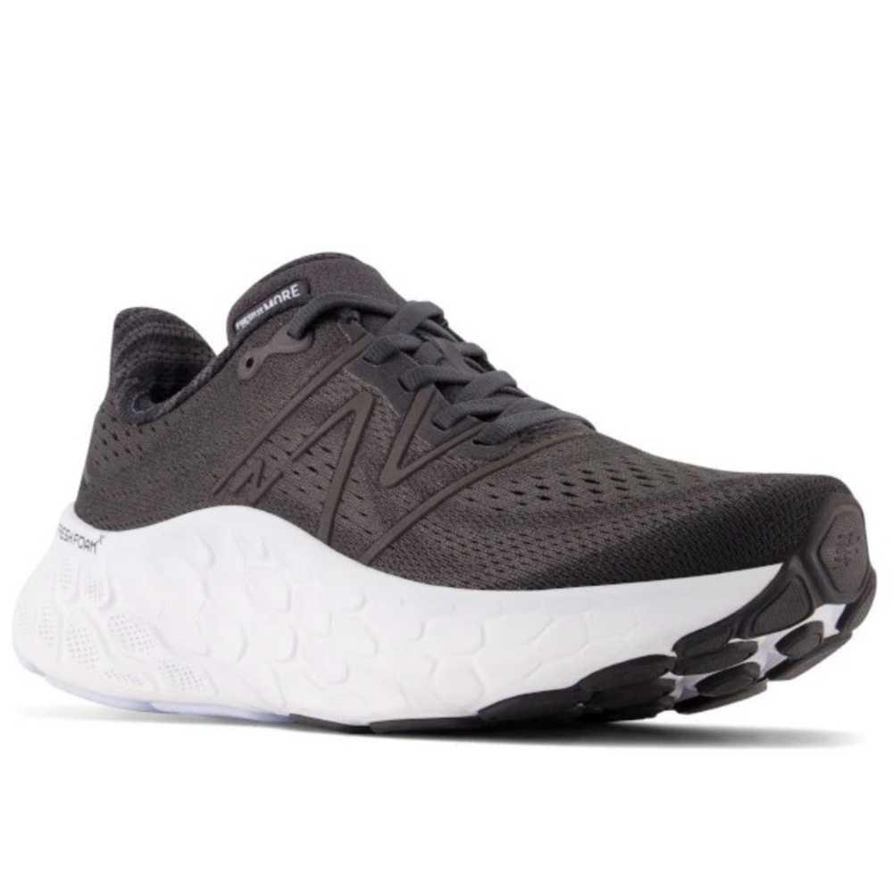 New Balance Fresh Foam X More v4 - Black with Starlight running shoes sz 8.5